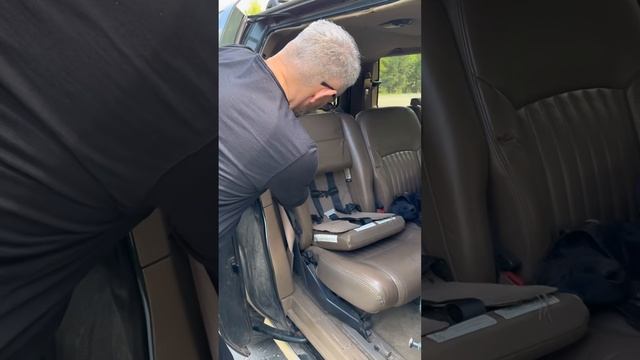 Детское кресло встроенное в сиденье смотреть онлайн