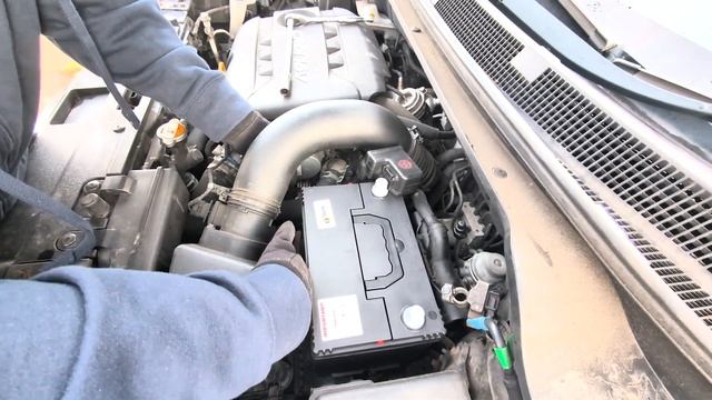 Can An Idiot Change A Car Battery? Changing The Battery On a Kia Soul (2013 Onwards) #carmechanic смотреть онлайн
