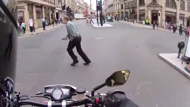 Мотоцикл и страх Motorcycle and fear Motorrad und Angst смотреть онлайн