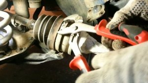 Как  самому поменять пыльники ШРУСа на Ниве