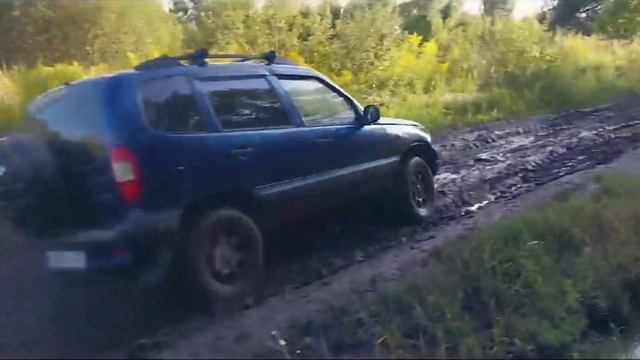 В Тракторную колею на ниве шевроле,жёсткий офф роуд,Off Road,едем на коп с Легендой смотреть онлайн
