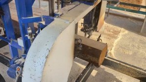 Процесс работы на ленточной пилораме "Байкал" УЛПГ-82