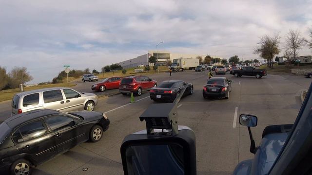 Да поставь ты светофор чюдила и не свисти, а то денег не будет ! 😂 In Dallas, TEXAS смотреть онлайн