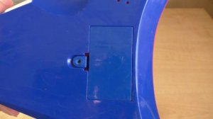 Вредные игрушки. Обзор детской гитары с сюрпризом. Опасные игрушки для детей.