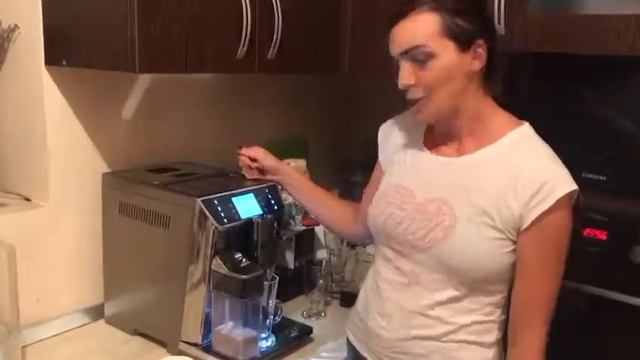 Primadonna Elite ECAM 650.55.MS de la De’Longhi смотреть онлайн