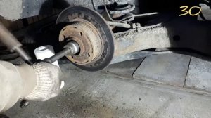 Renault Megan 2 замена заднего ступичного подшипника, диска, колодок.