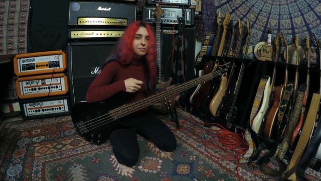 The ULTIMATE Starter Bass? смотреть онлайн