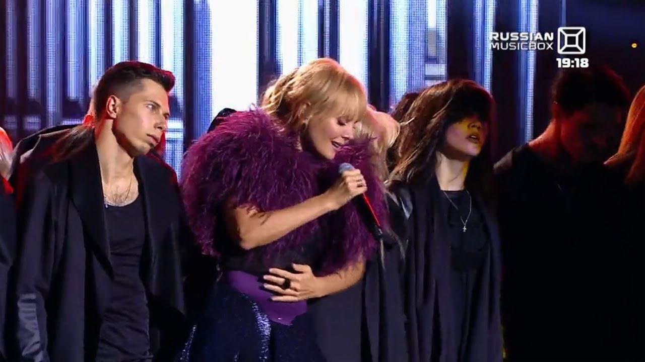 Валерия и Кристина Орбакайте - Любовь не продаётся (@ Реальная Премия MusicBox 2017) смотреть онлайн