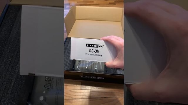 Line 6 POD GO Unboxing смотреть онлайн