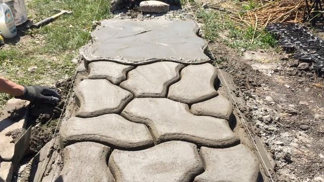 Садовая дорожка для дачи. Тропинка из формы смотреть онлайн