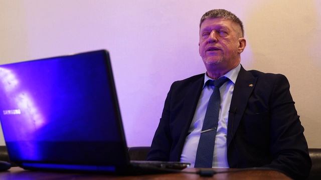 Напряженность гравитационного фона Бесконечные пространство, материя, сила смотреть онлайн