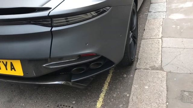 Aston Martin DBS Superleggera cold start | Cars and Watches смотреть онлайн