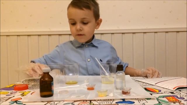 Химическое свечение. Опыт с люминофорами. Научи воду светиться в темноте. смотреть онлайн