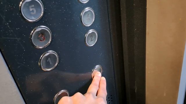 ЛИФТ МЭЛ-(2005 Г.в) Q=400/kg V=1m/s Г. Москва Россия