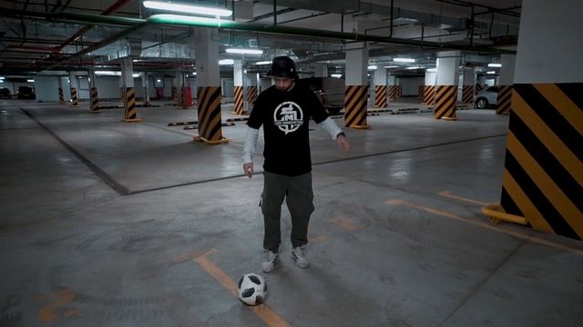 САМЫЙ ПОПУЛЯРНЫЙ ТРЮК В УЛИЧНОМ ФУТБОЛЕ | ОБУЧЕНИЕ AKKA 3000 | КАК ПРИМЕНИТЬ В ИГРЕ смотреть онлайн