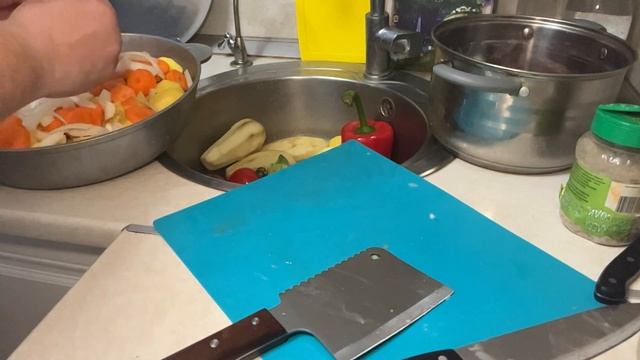СВИНИНА С ОВОЩАМИ ЗАПЕЧЕННАЯ В ДУХОВКЕ смотреть онлайн