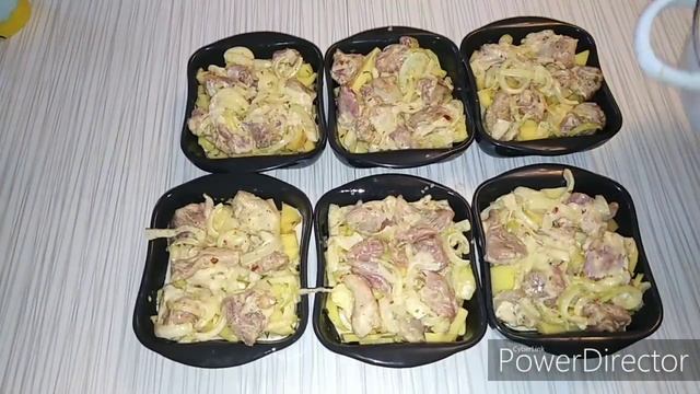 Картофель с мясом в духовке. Свинина запеченная под фольгой. смотреть онлайн