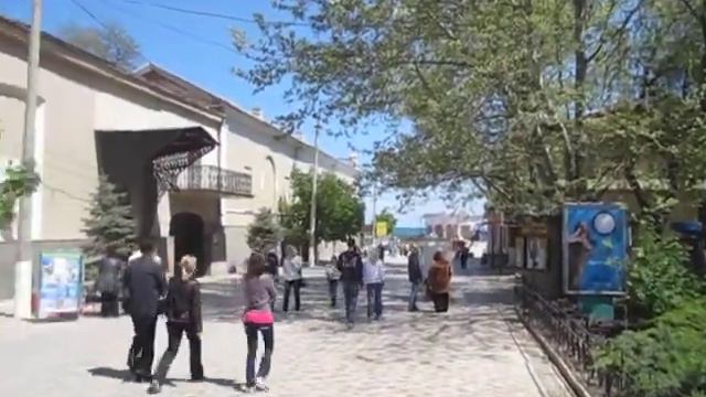 Живая скрипка на улицах Феодосии смотреть онлайн