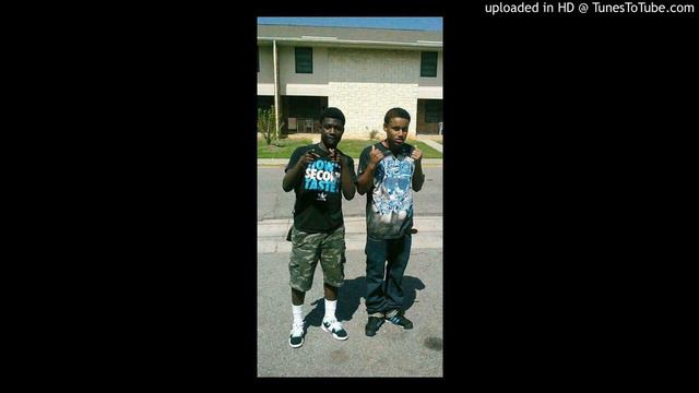 MajorFlavaRixhie ft 2DeepBanks - Niggas Aint Shit смотреть онлайн