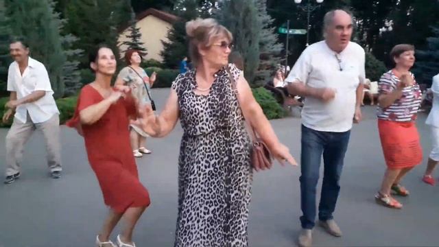 Наш незаконченный роман!???/Танцы в парке Горького Харьков 2021 смотреть онлайн