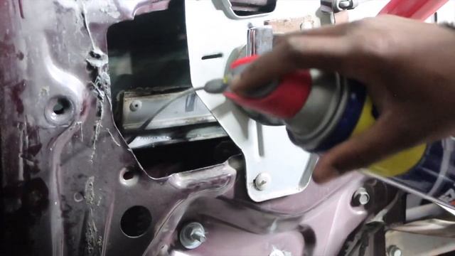 Replacing Window Sliders/Glide in 1996 Impala SS! (90s Impala/Caprice/Roadmaster Window Repair) смотреть онлайн