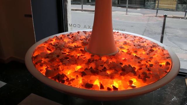 Шоу-рум Vanixa, Милан, Италия. Эмоциональная мебель с огнём. Эффект тлеющих углей смотреть онлайн