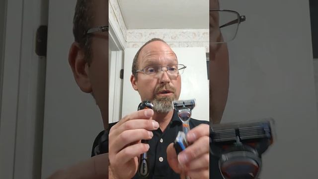 Viewer Message Response: Gillette Fusion 5 Power vs Gillette Fusion Proglide Flexball Power смотреть онлайн