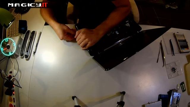 Toshiba Satellite A660-1H7 Disassembly смотреть онлайн
