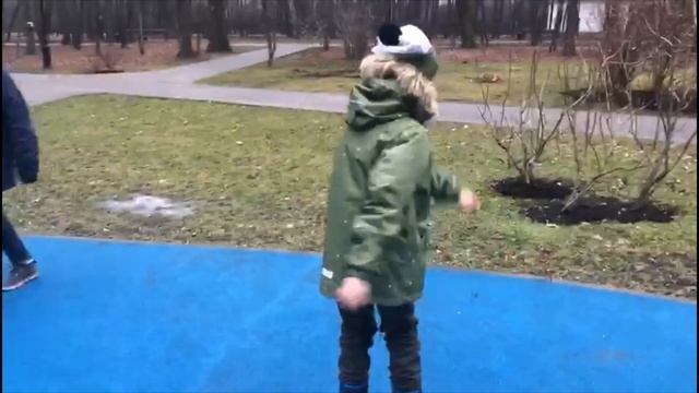 Как одеть ребенка на прогулку зимой смотреть онлайн