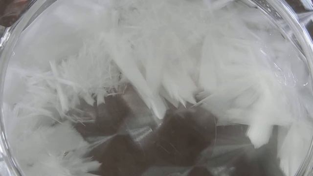 Кристаллизация Карбамида - Crystallization of Carbamide смотреть онлайн