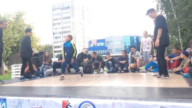 Китай, Кирилл vs Max, Мелкий смотреть онлайн