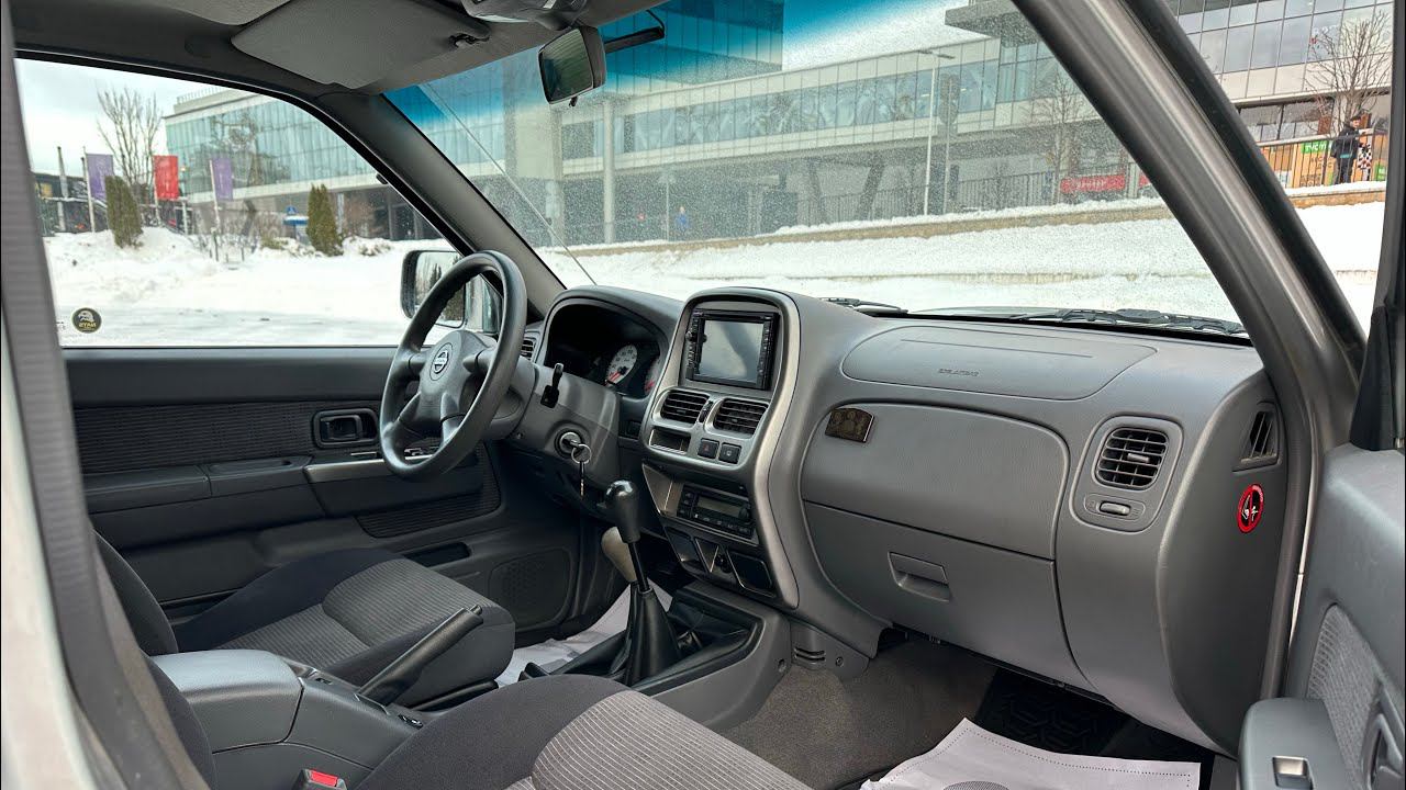 Nissan NP300 2013 2.5MT 4x4