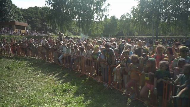 Лето в Ставрополе заиграло яркими цветами на фестивале красок смотреть онлайн