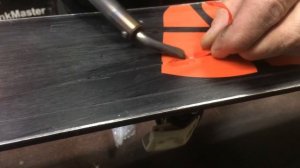 Заплавить царапины на лыжах. Часть 1