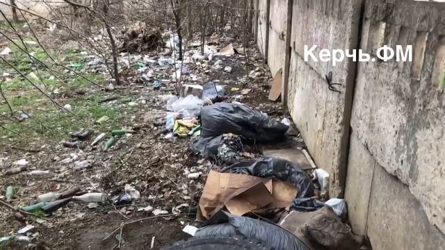 Притон и общественный туалет около здания полиции в КЕрчи смотреть онлайн