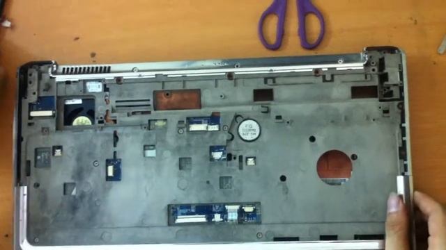 Sửa Laptop Hp DV7 Lỗi không lên gì смотреть онлайн