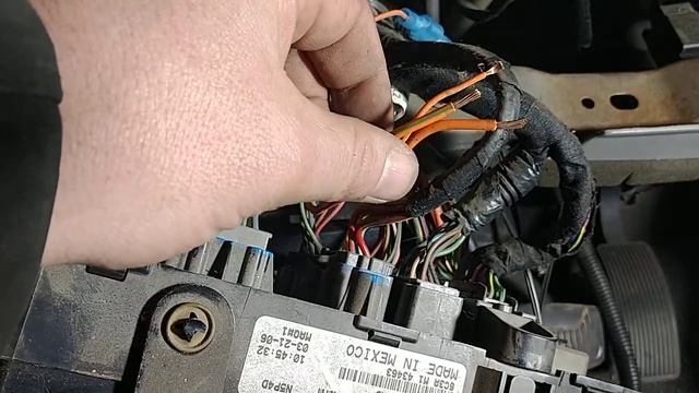 2006 Ford Super Duty upfitter aux switches explained смотреть онлайн