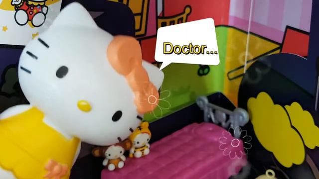 Five Little Hello Kitties Jumping On The Bed смотреть онлайн