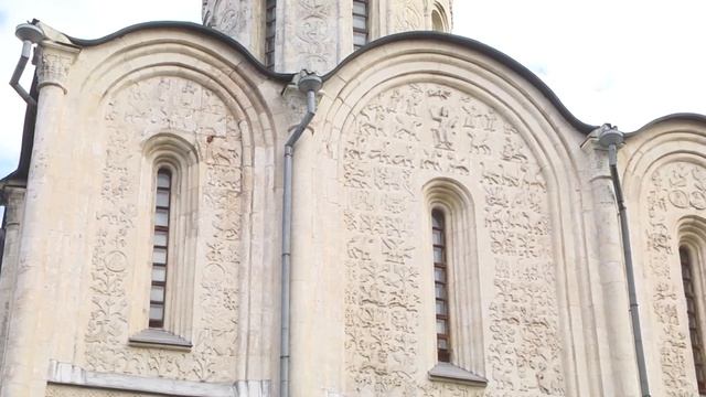 Великий замысел Дмитриевского собора во Владимире | ТОЧКА НА КАРТЕ смотреть онлайн