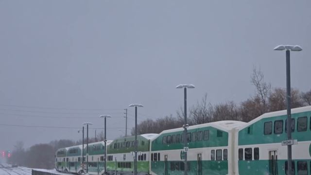 Go transit train action in the snow! смотреть онлайн