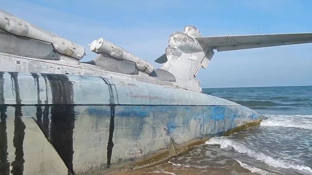 Экраноплан "Лунь" на берегу Каспийского моря (Ekranoplan Lun, Сaspian sea) смотреть онлайн