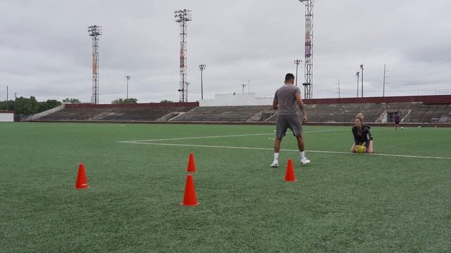 5 Tips To Become A PROFESSIONAL Footballer - PLUS Full Individual Training Session! смотреть онлайн