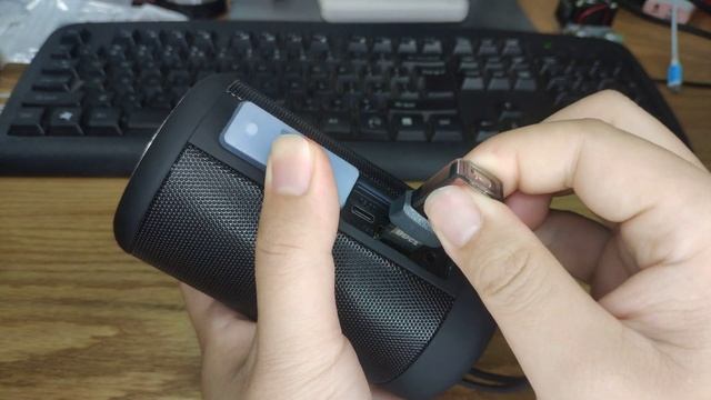 MAWODE X7 Bluetooth Speaker-USB Play Music смотреть онлайн
