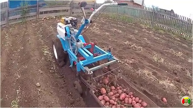 АВТОМАТИЧЕСКАЯ выкапывалка КАРТОШКИ смотреть онлайн