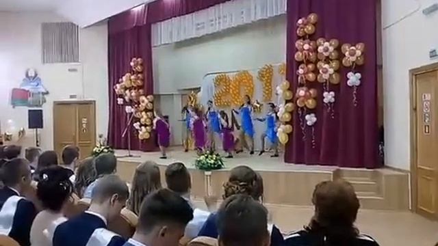 Выступления группы МЕНАДА в 217 школе смотреть онлайн