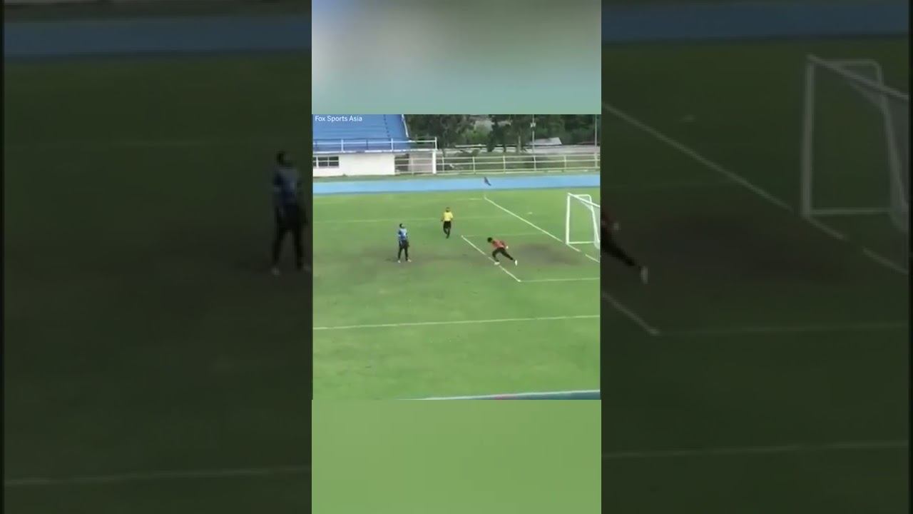 Футболист, который радовался раньше времени смотреть онлайн