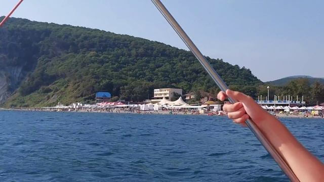 Двигаемся в открытом море. Катамаран держит курс. смотреть онлайн