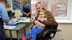 прокалываем ушки элайзе