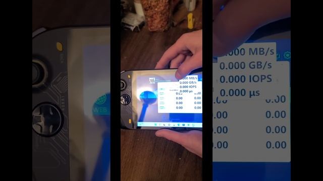 Aokzoe A1 vs GPD Win 3. Unboxing, quick review and a comparison. SD Card reader speed test. смотреть онлайн