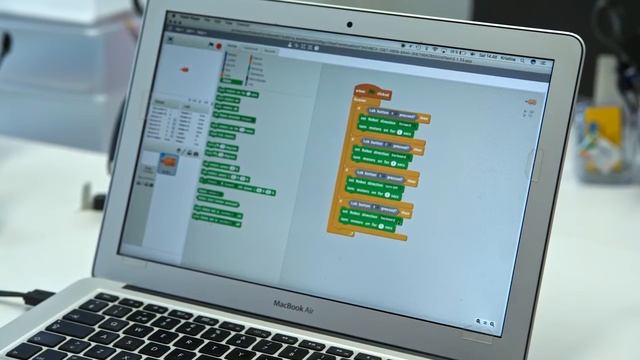 РОББО Робоплатформа + РОББО Лаборатория: Маленькое приключение смотреть онлайн